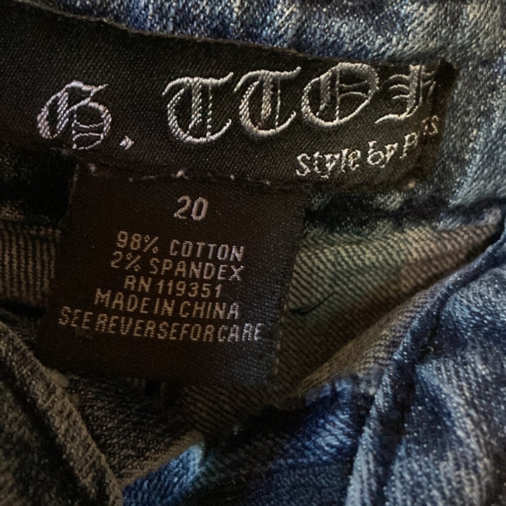 Shorts - Picture 8 of 13